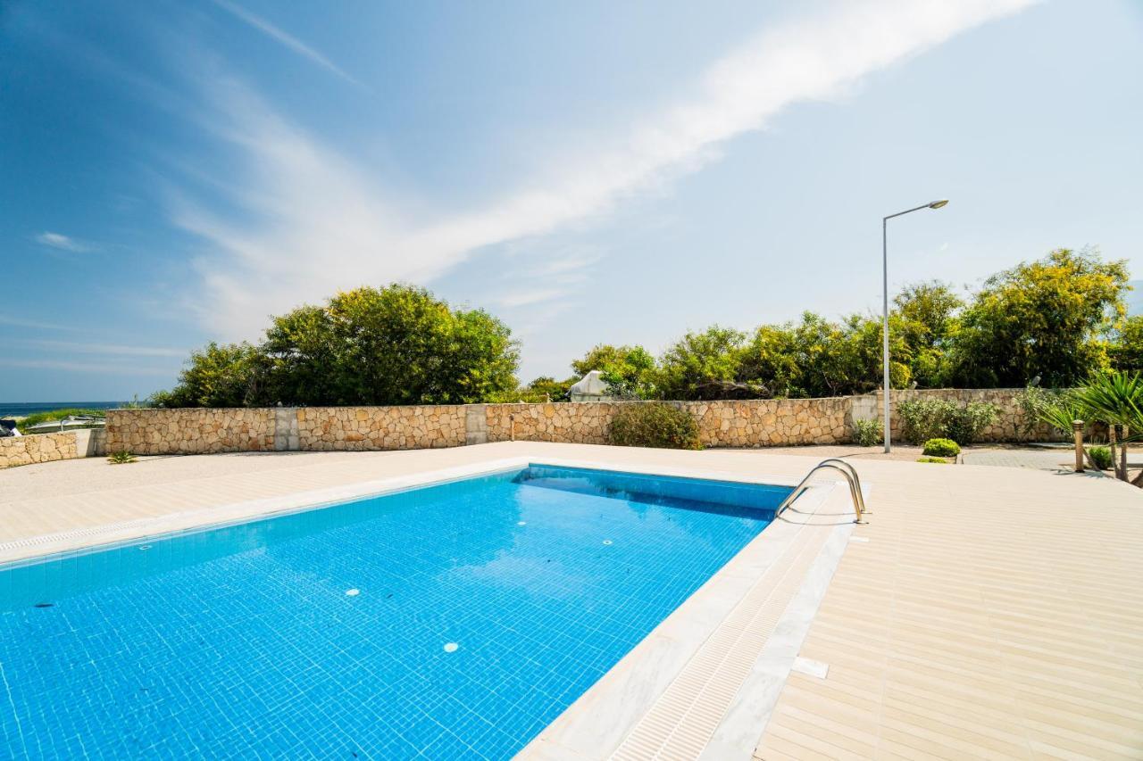 Spacious Three-Bedroom Apartment With Sea View A4 Lapithos  Exterior photo